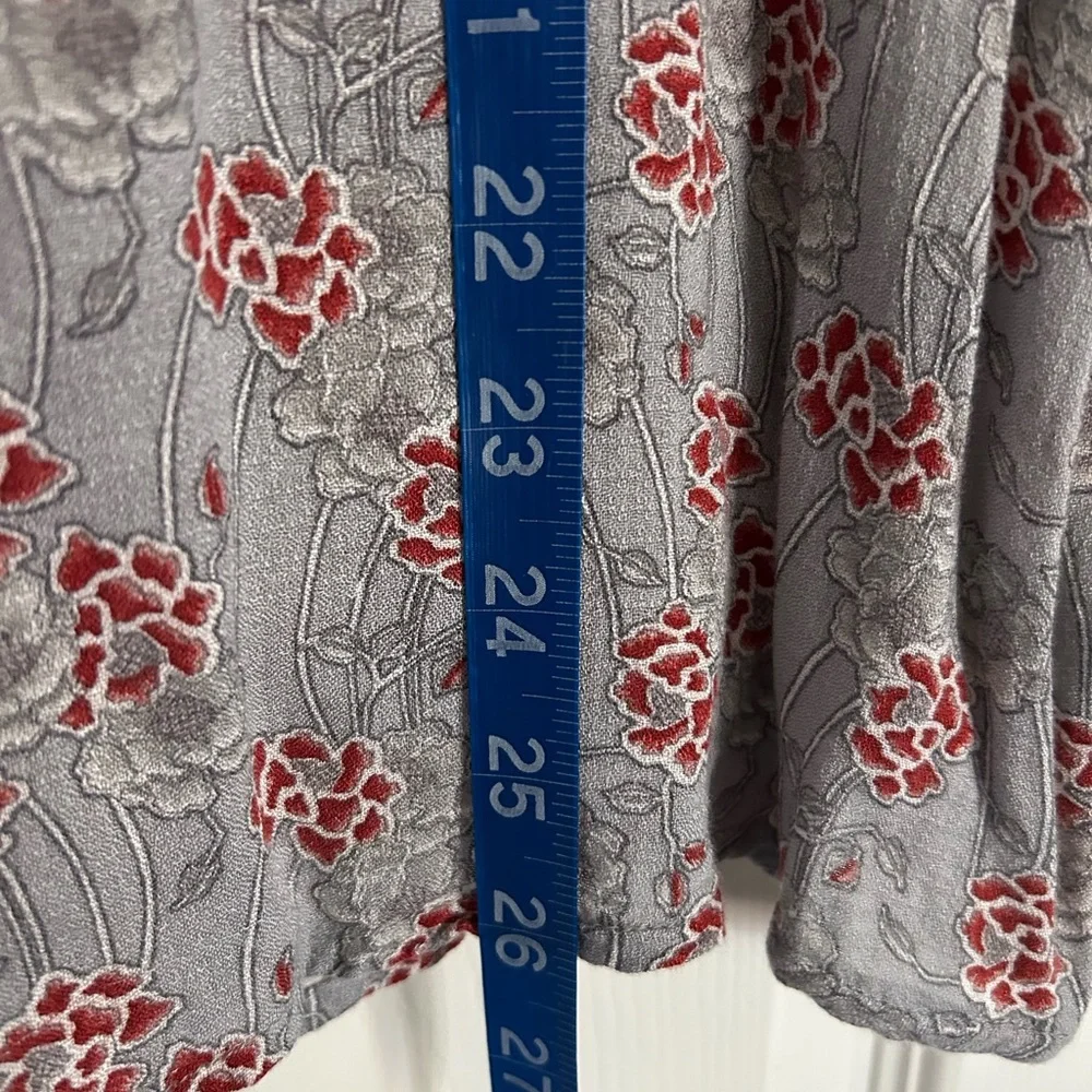 🌹Lucky Brand Gray Blouse with Puff Sleeves and Buttoned Style - Picture 8 of 9
